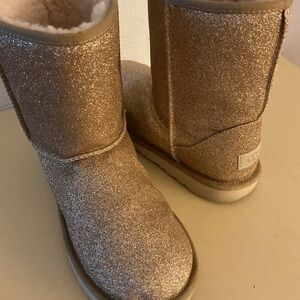 UGG women gold Glitter sparkle short classic boots size 7